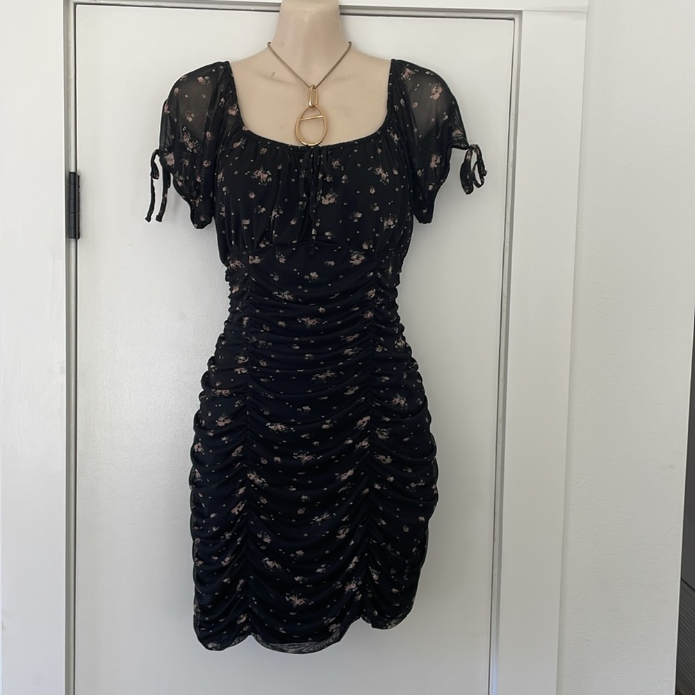 No Comment LA, mini dress, black with pink petals, Large - Picture 5 of 6
